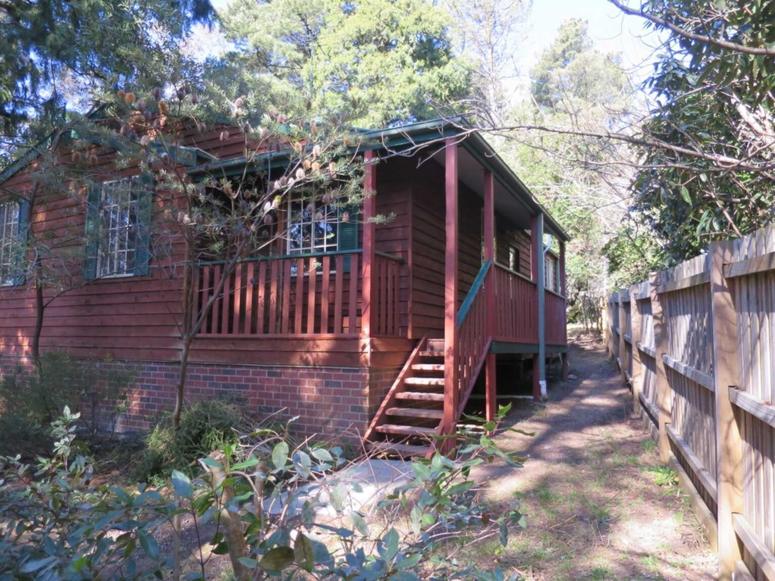 2/181 GOVETTS LEAP ROAD Blackheath