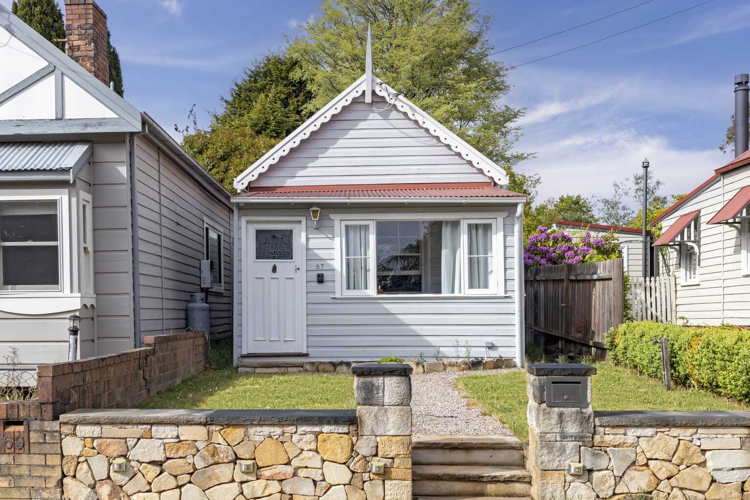 67 Govetts Leap Road Blackheath