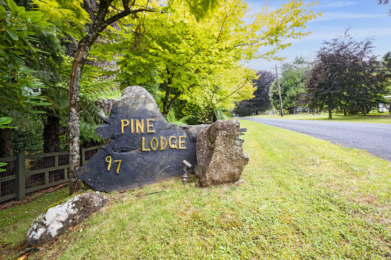 95-97 Mount Irvine Road Mount Wilson