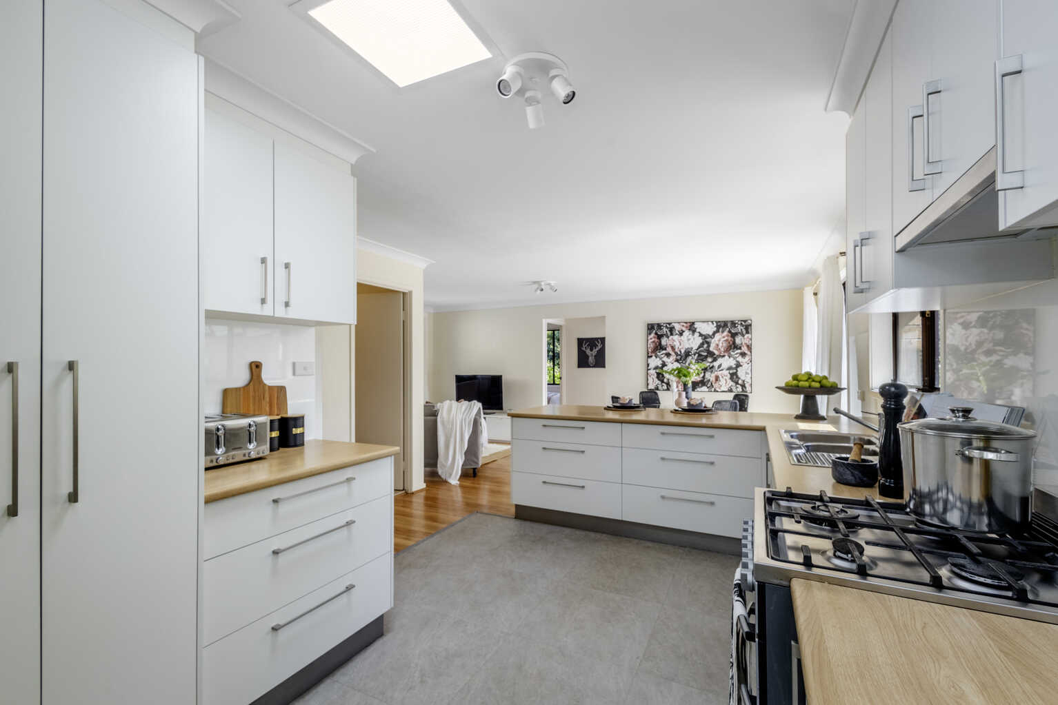48 Hillier Ave Blackheath