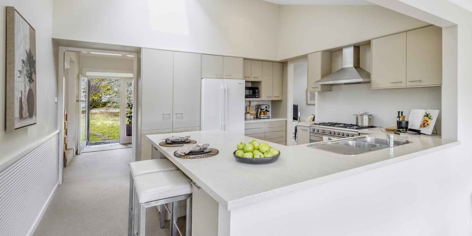 68 Brightlands Avenue Blackheath 68 Brightlands Avenue Blackheath