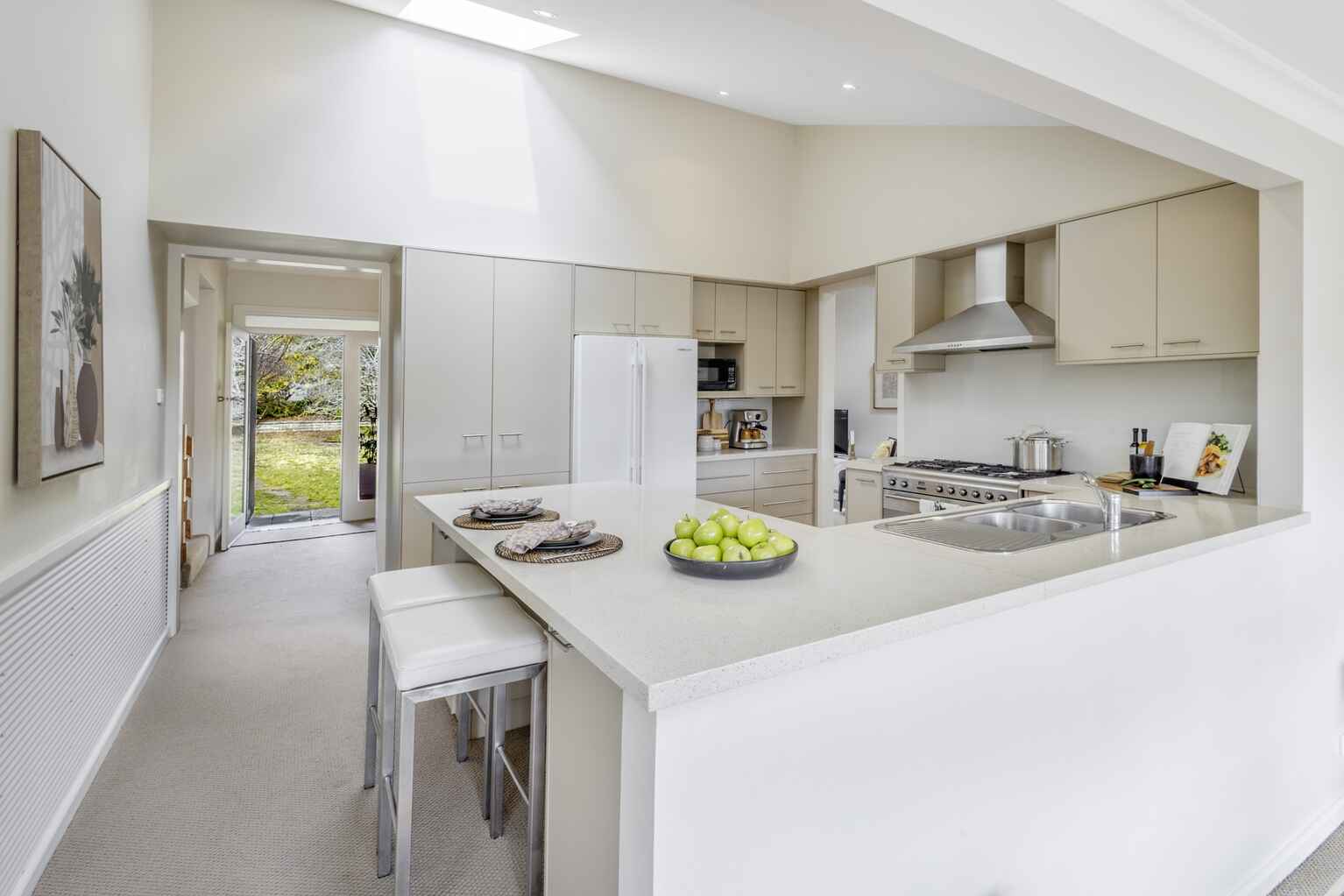 68 Brightlands Avenue Blackheath 68 Brightlands Avenue Blackheath