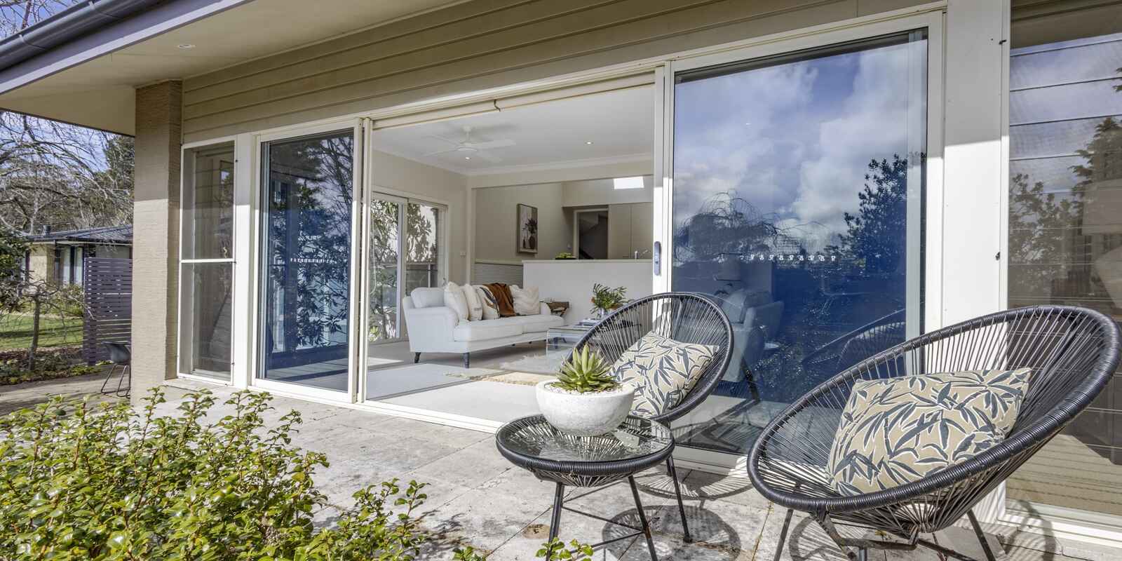 68 Brightlands Avenue Blackheath 68 Brightlands Avenue Blackheath