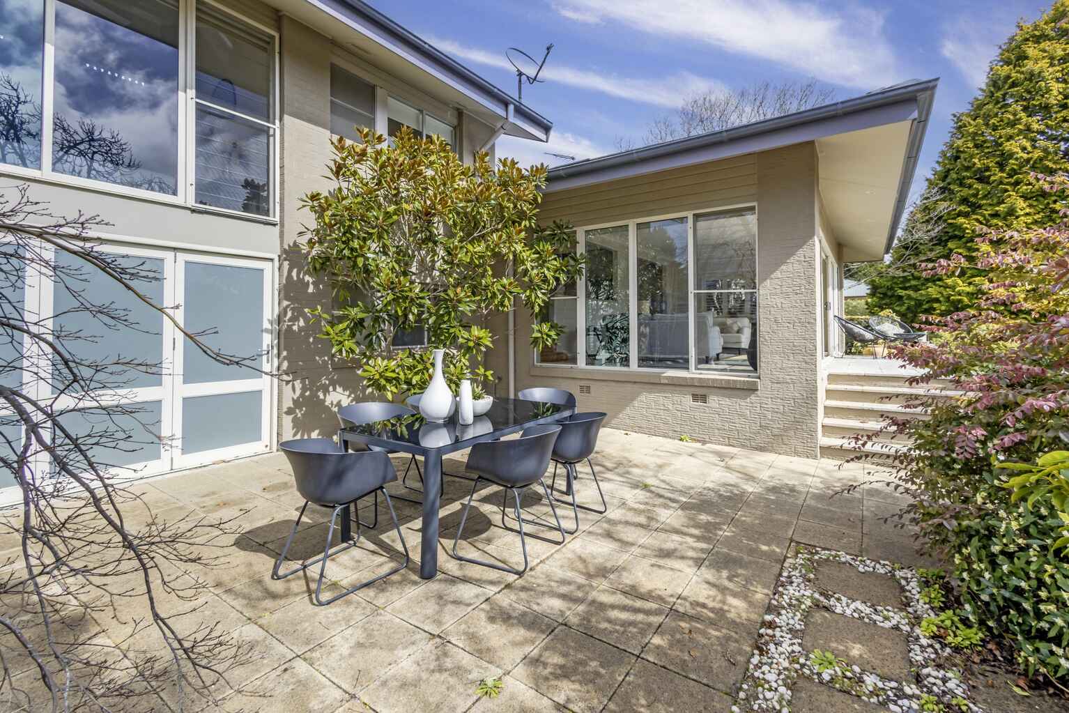 68 Brightlands Avenue Blackheath 68 Brightlands Avenue Blackheath