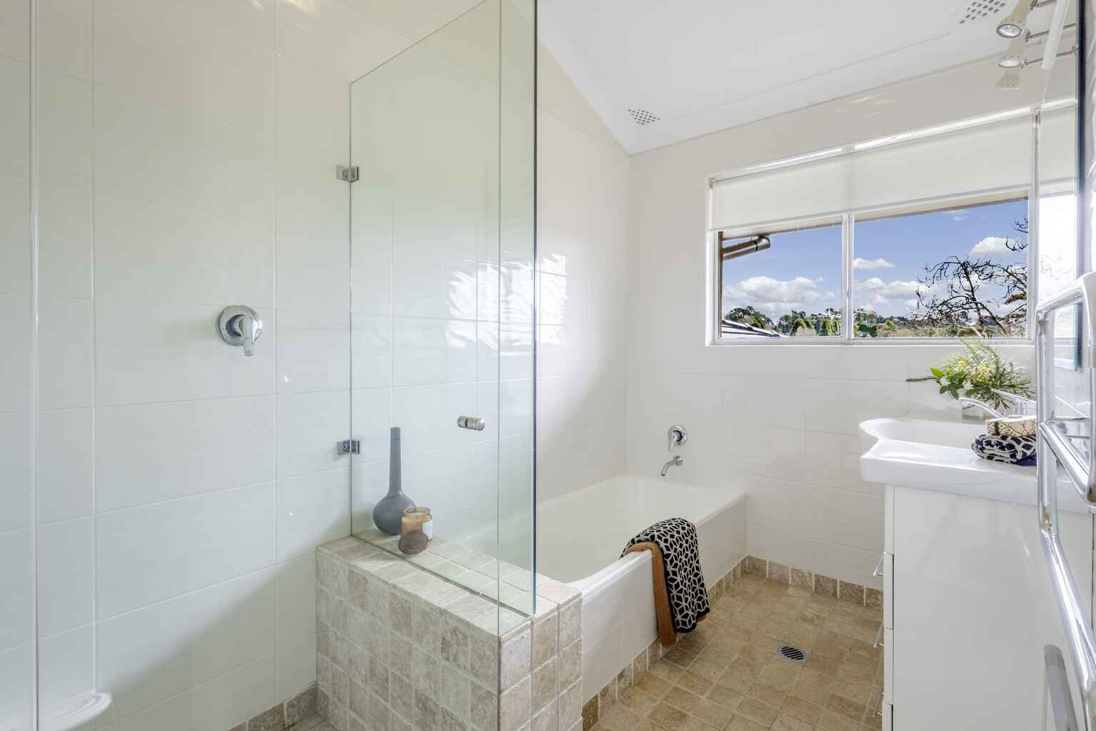 68 Brightlands Avenue Blackheath 68 Brightlands Avenue Blackheath