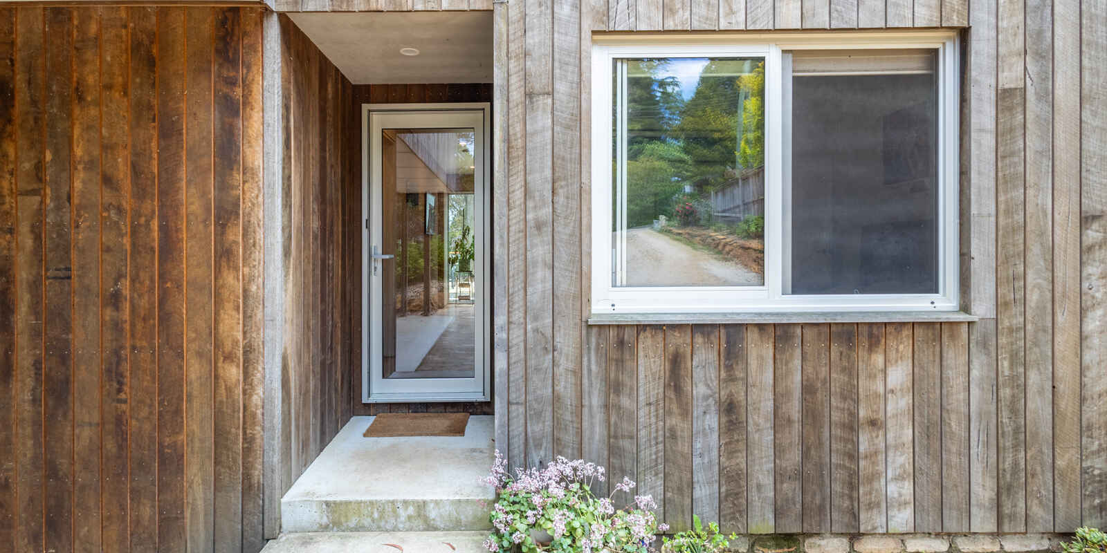 24 Cleopatra Street Blackheath 24 Cleopatra Street Blackheath