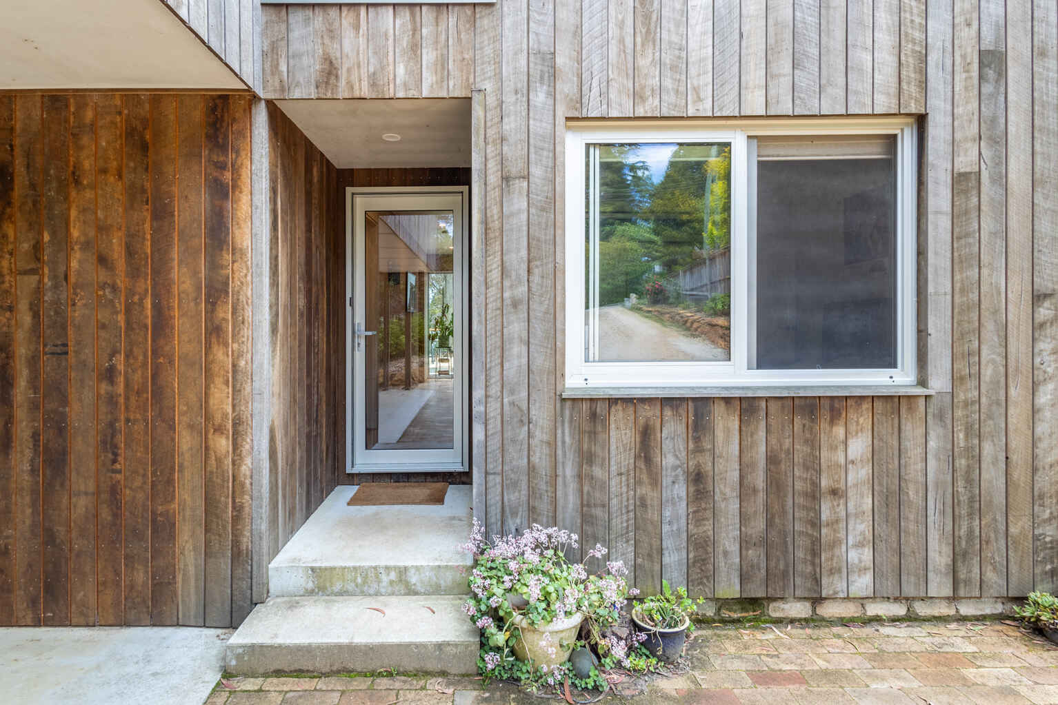 24 Cleopatra Street Blackheath 24 Cleopatra Street Blackheath