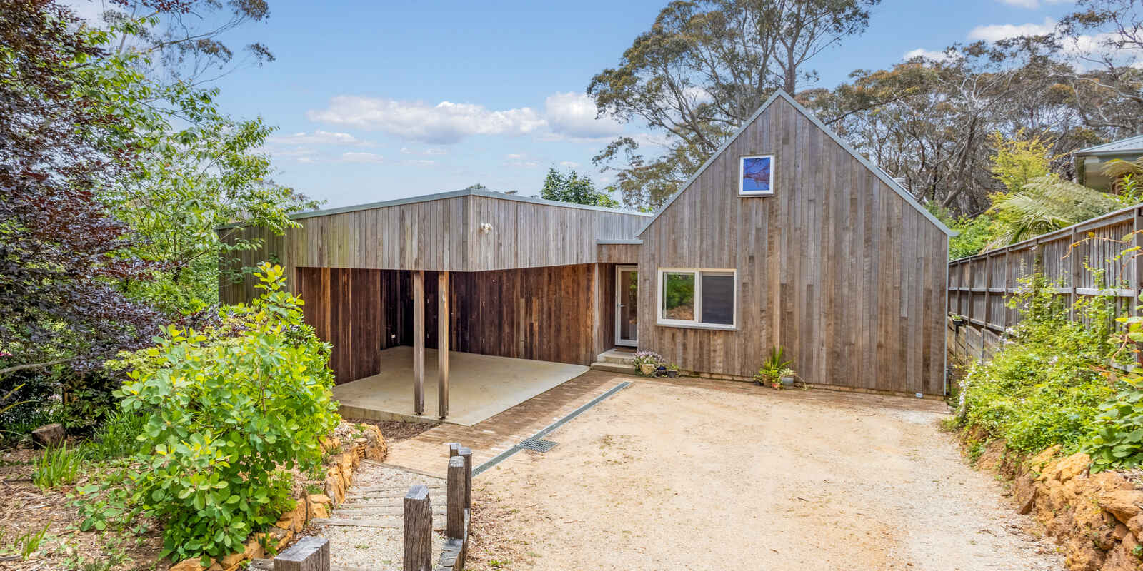 24 Cleopatra Street Blackheath 24 Cleopatra Street Blackheath