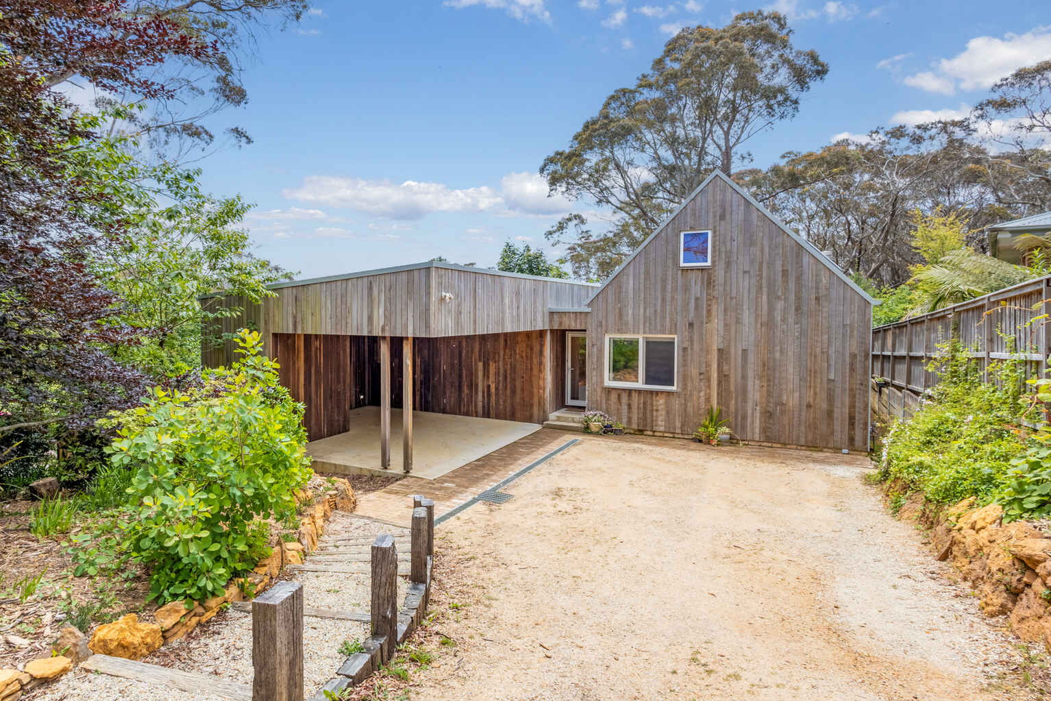 24 Cleopatra Street Blackheath 24 Cleopatra Street Blackheath