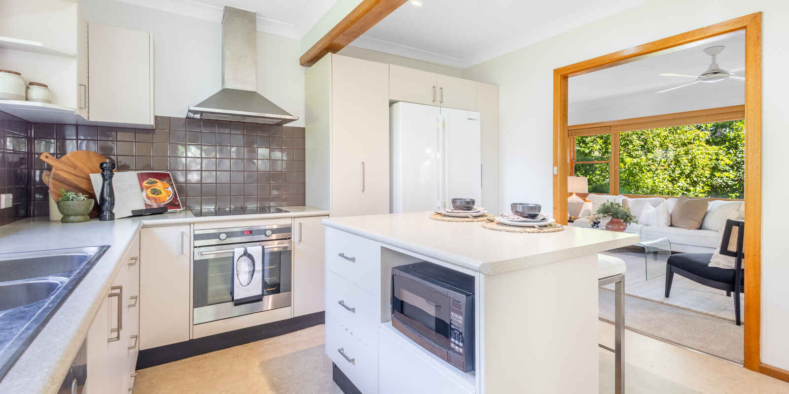 87 Brightlands Avenue Blackheath 87 Brightlands Avenue Blackheath