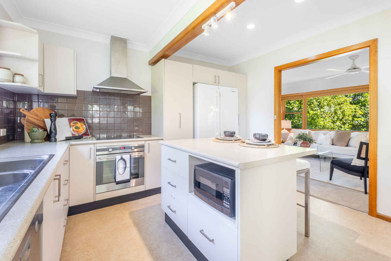 87 Brightlands Avenue Blackheath 87 Brightlands Avenue Blackheath