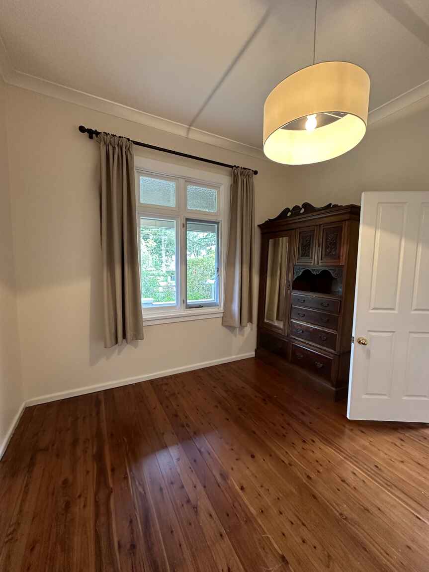 48 HatHill Road Blackheath