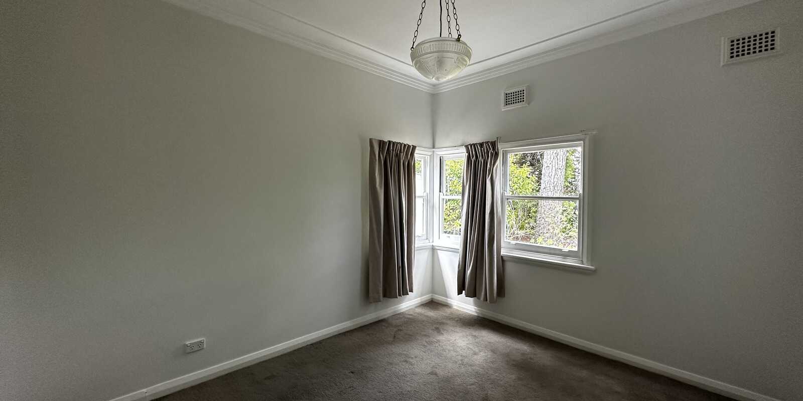 8 Evans Lookout Road Blackheath