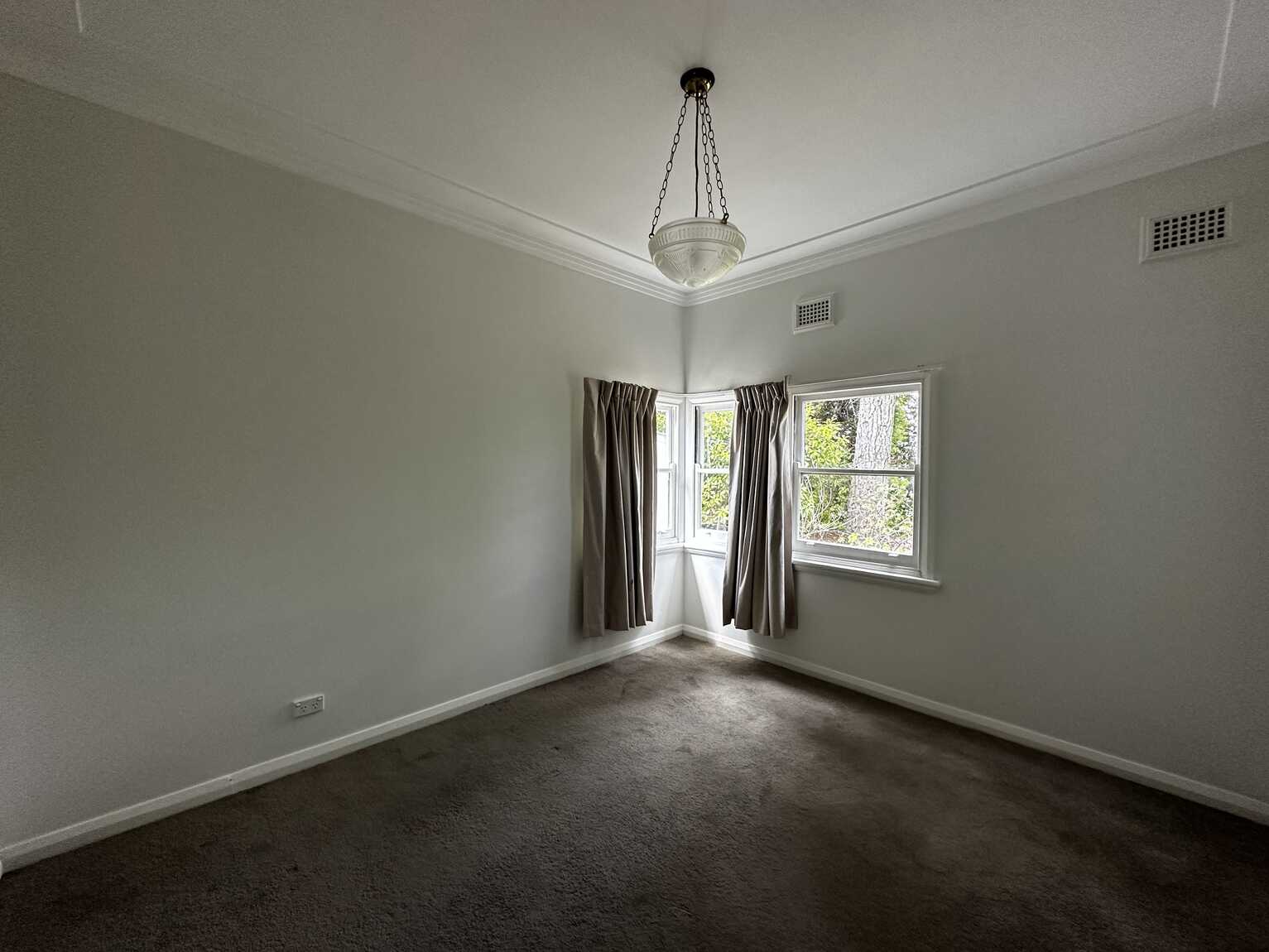 8 Evans Lookout Road Blackheath