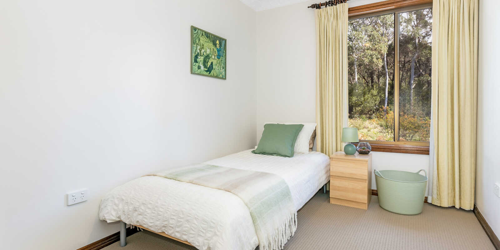 11-17 Nioka Place Bell 11-17 Nioka Place Bell