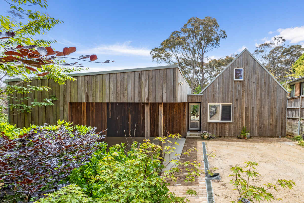 24 Cleopatra Street Blackheath 24 Cleopatra Street Blackheath