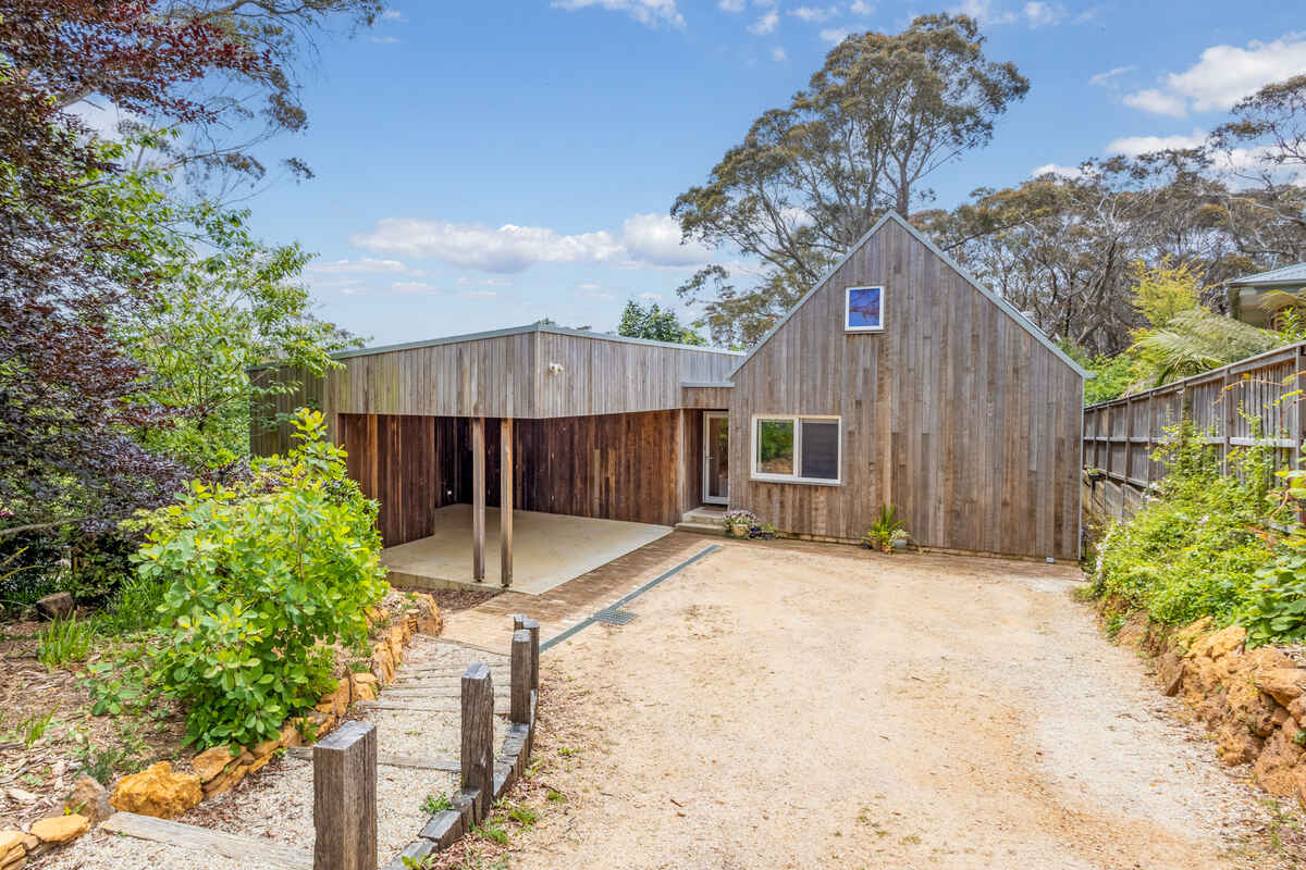 24 Cleopatra Street Blackheath 24 Cleopatra Street Blackheath