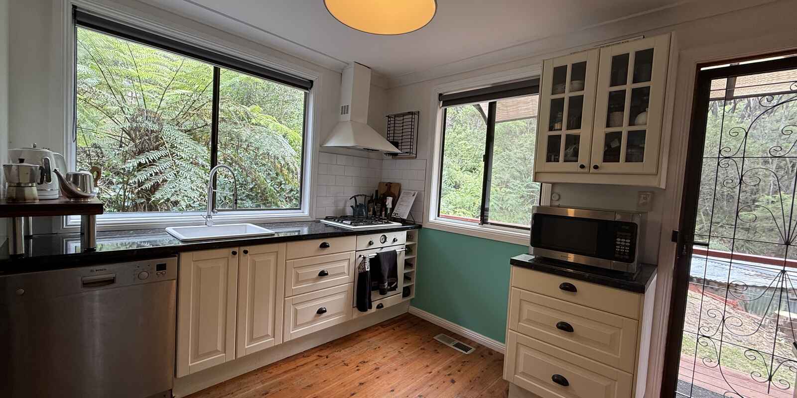 8 MINYAGO STREET Blackheath