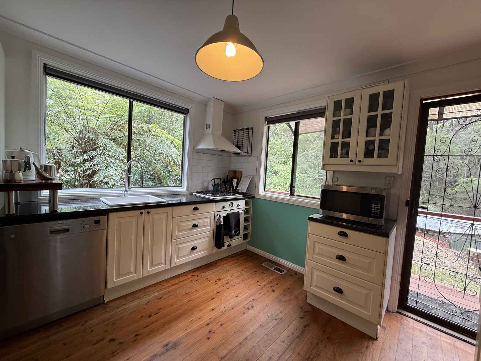 8 MINYAGO STREET Blackheath